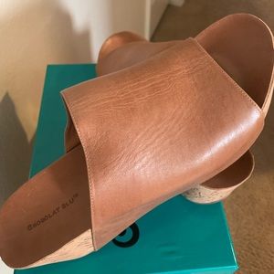 Chocolat Bleu Tan leather slides W11